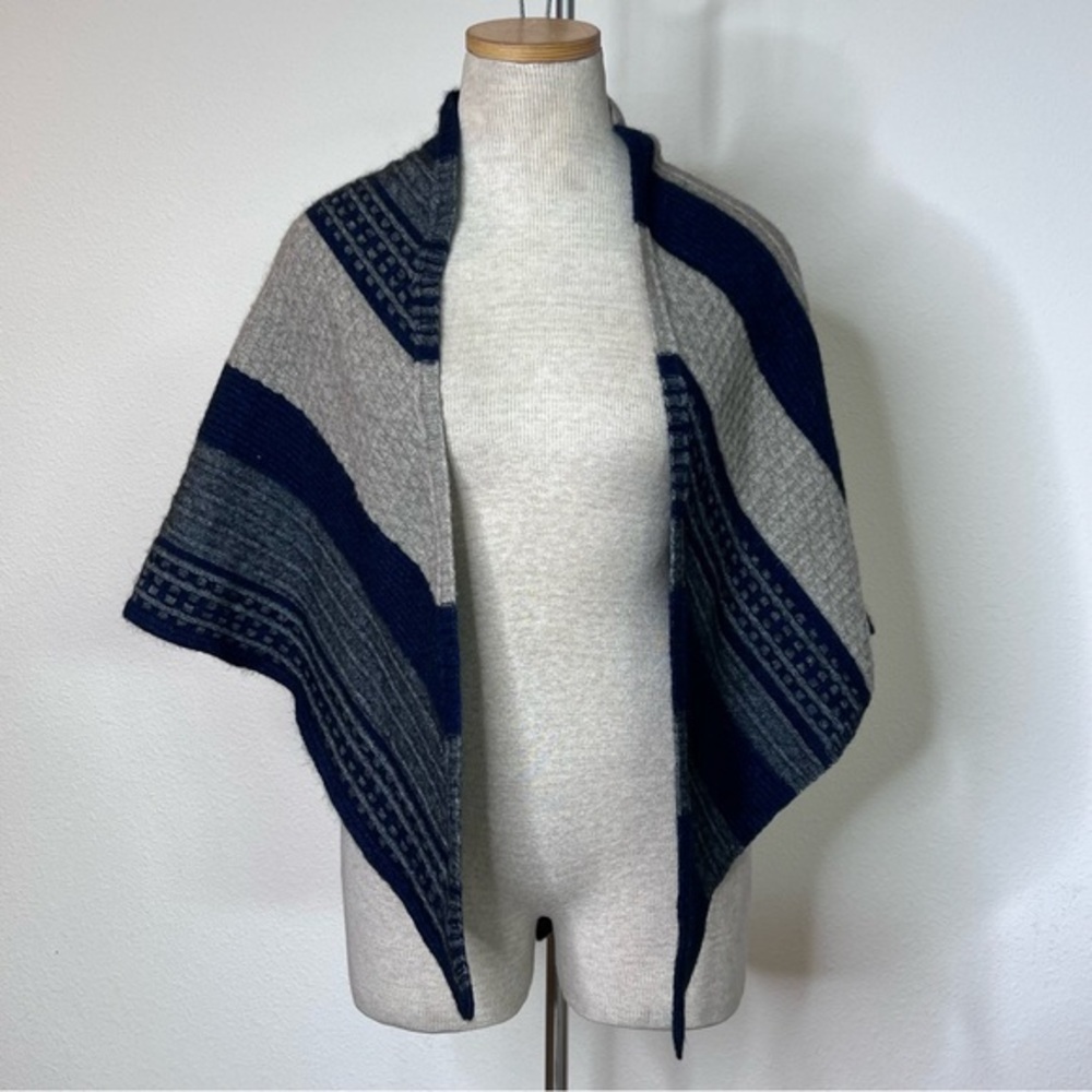 NWT MerinoMink Shawl